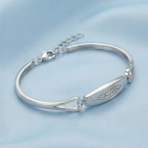 925 Sterling Silver Oval Motif Hinged Bangle Bracelet Jewellery for Women High Polish Finish