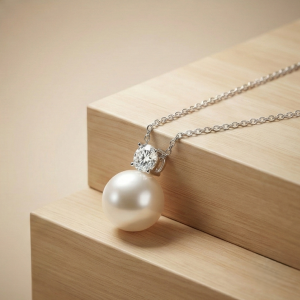 925 Sterling Silver Elegant Pearl and Crystal Solitaire Pendant Necklace Jewellery for Women