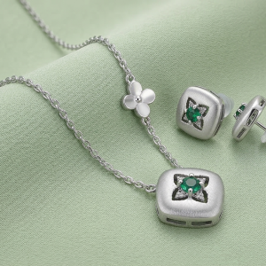 LUXE 925 Sterling Silver Cushion Floral Pendant Necklace and Stud Earrings Set Matte Finish Fine Jewellery