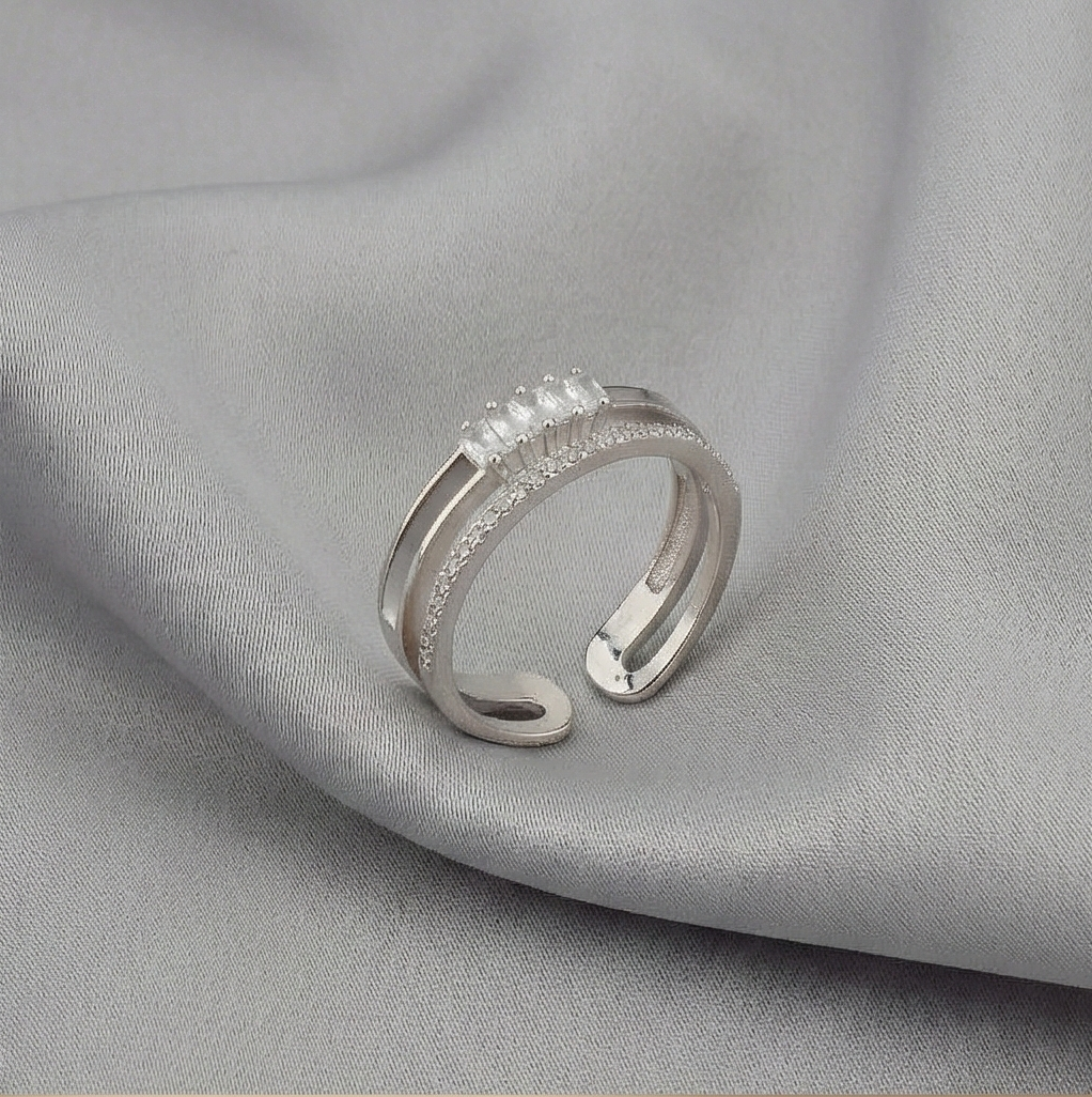 925 Sterling Silver Modern Split Shank Ring for Women, Adjustable Jewellery