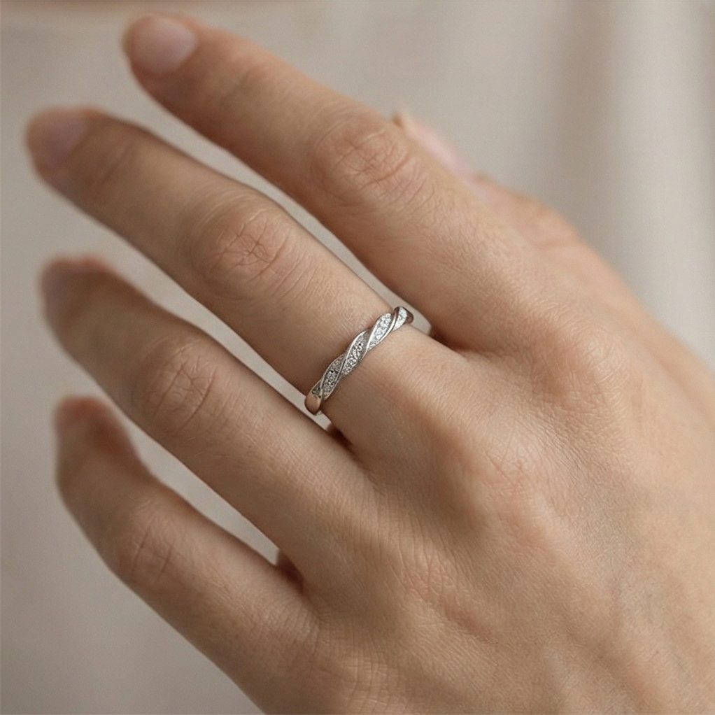 925 Sterling Silver Twist Band Ring Adjustable Pave Setting Minimalist Jewellery