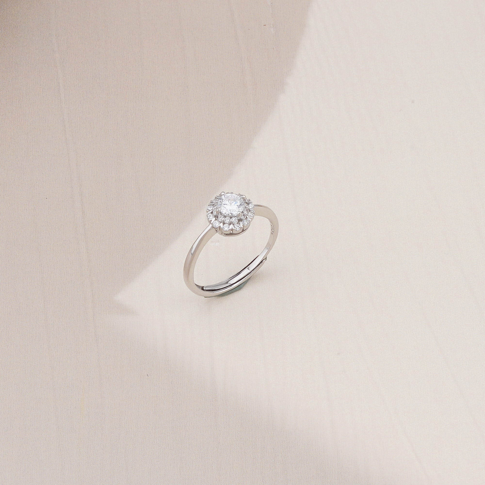 925 Sterling Silver Classic Round Halo Solitaire Adjustable Ring Jewellery for Women