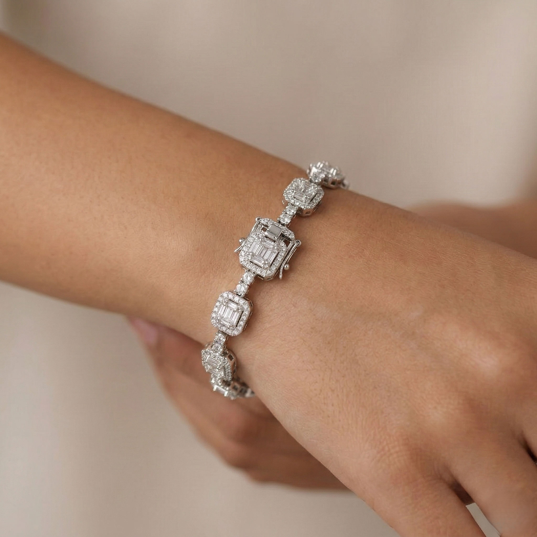 925 Sterling Silver Radiant Halo Link Bracelet High Polish Rhodium Finish Jewellery