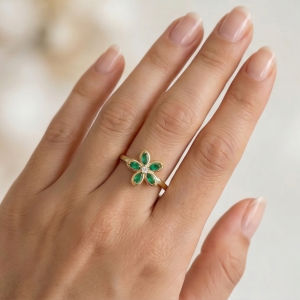 925 Sterling Silver Green Floral Ring Yellow Gold Finish Jewellery for Women - Size 9