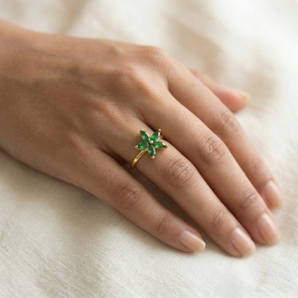 925 Sterling Silver Green Starburst Floral Ring Yellow Gold Finish Jewellery for Women - Size 7